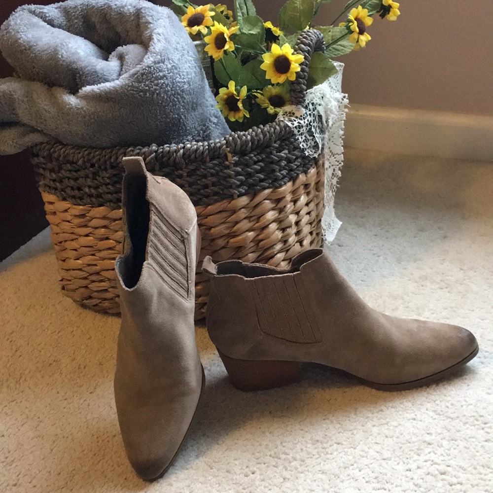*** CROWN VINTAGE medium natural suede ***